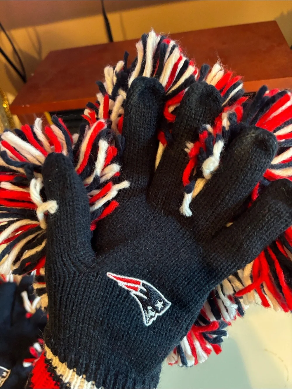 New England Patriots Women's Pom-Pom Mittens - Navy/Red/White
